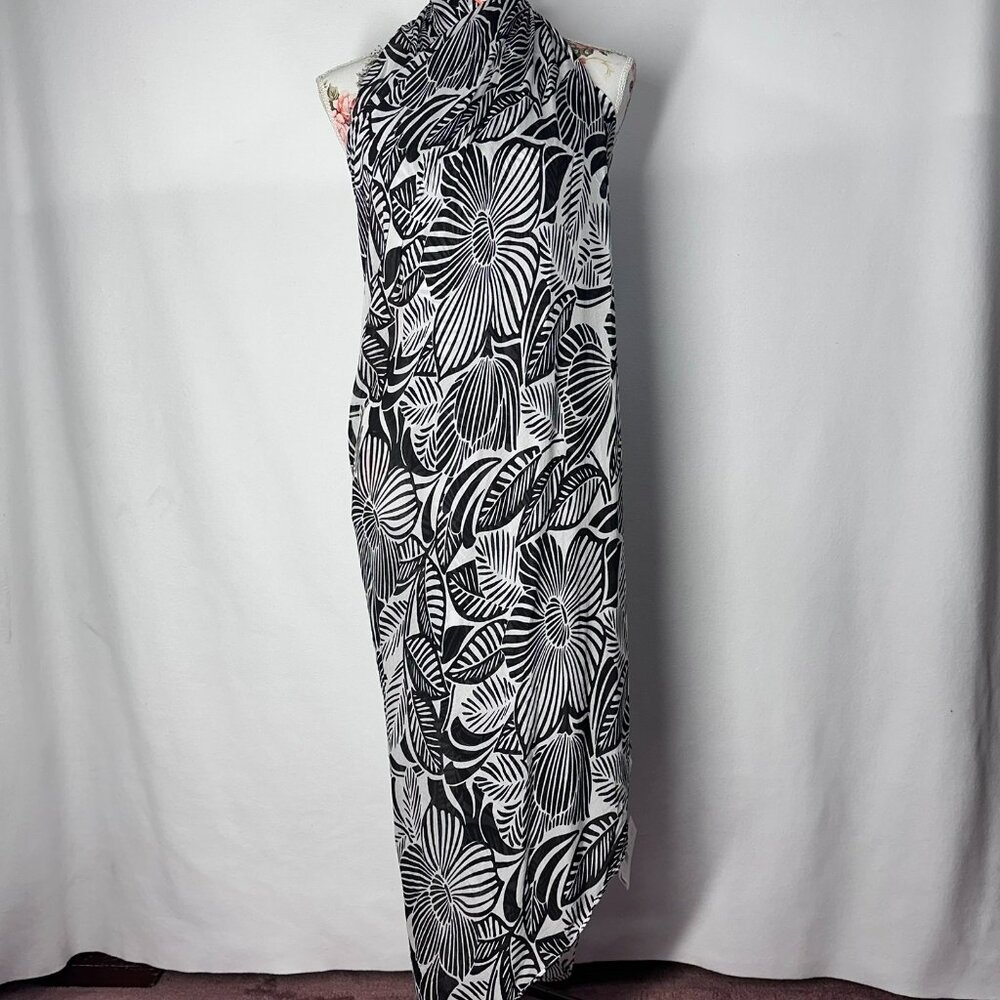 Echo Sarong Multipurpose Wrap Skirt Scarf Coverup Black  White Print One Size